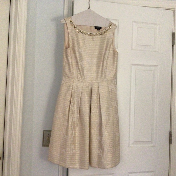 Tahari Arthur Levine Dresses & Skirts - Tahari dress size 8